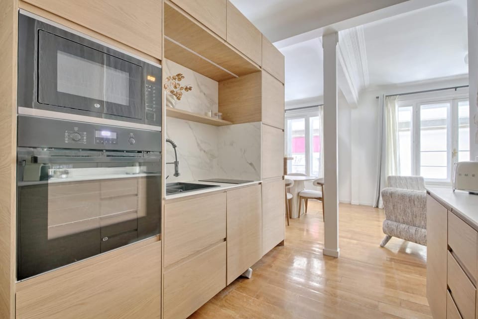 Tuileries Saint Honore 6P AC by Melvane Apartment in Paris