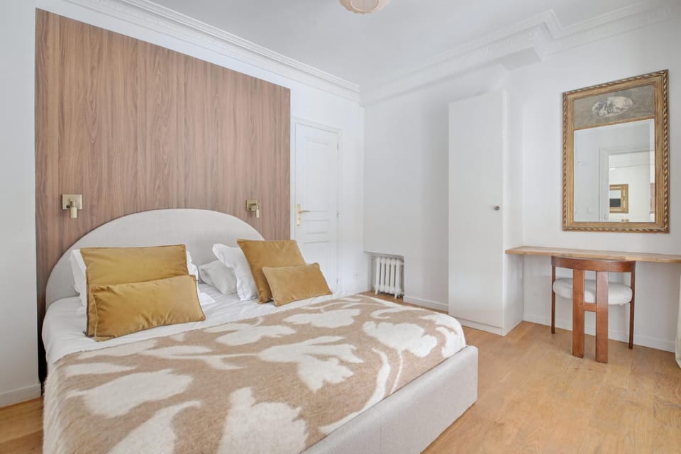 Tuileries Saint Honore 6P AC by Melvane Apartment in Paris