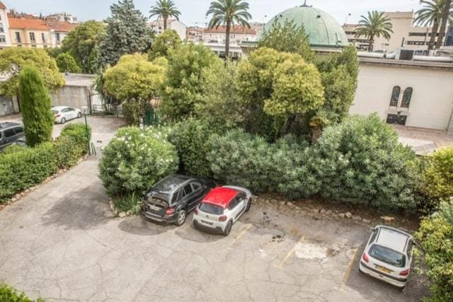Studio w parking, close to film Festival Palace Apartment in Cannes