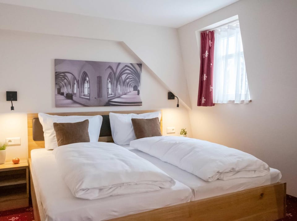 Dreibettzimmer Hahnenkamm 12 Hotel in Bavaria