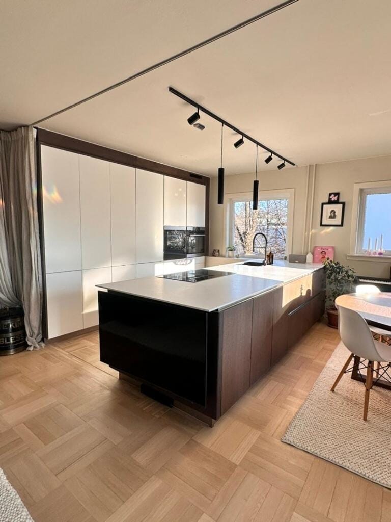 Kitchen or kitchenette, Dining area, dishwasher, microwave, oven, stove