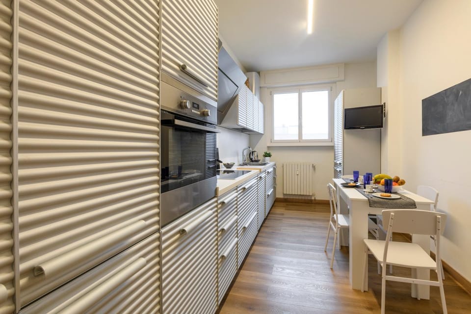 Dining area, kitchen