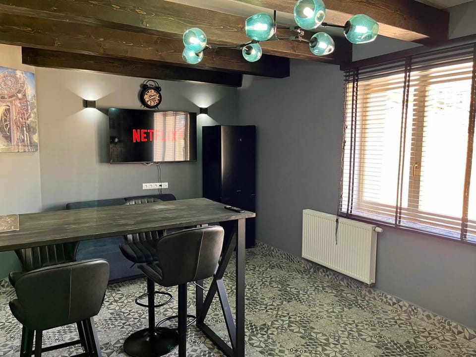 TV and multimedia, Living room, Dining area