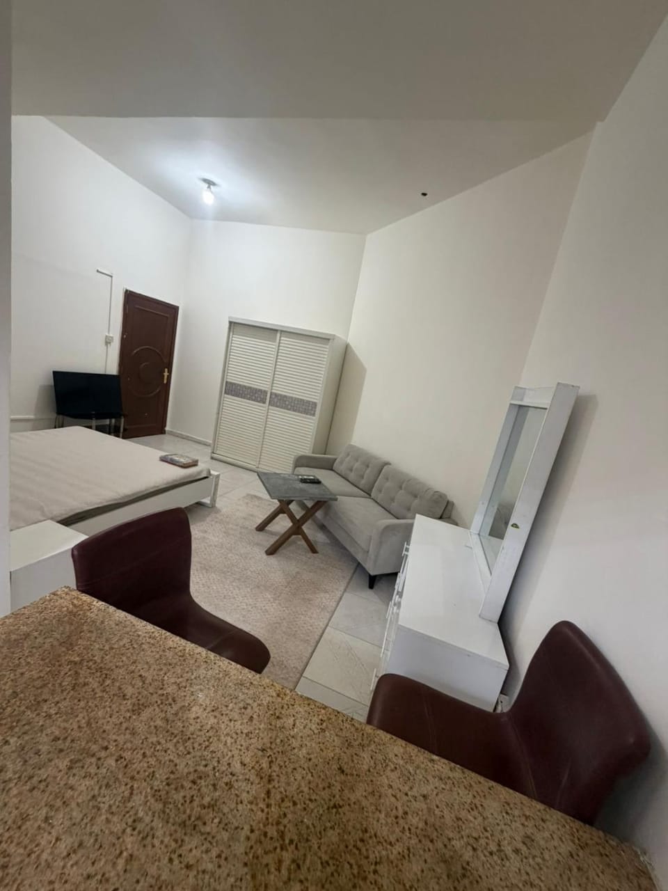 استديو مريح ف قلب مدينه ابو ظبي Bed and Breakfast in Abu Dhabi