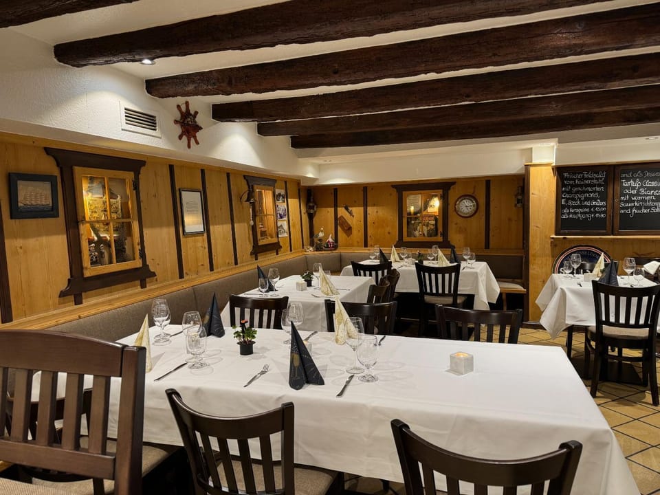 Restaurant/places to eat, Restaurant/places to eat