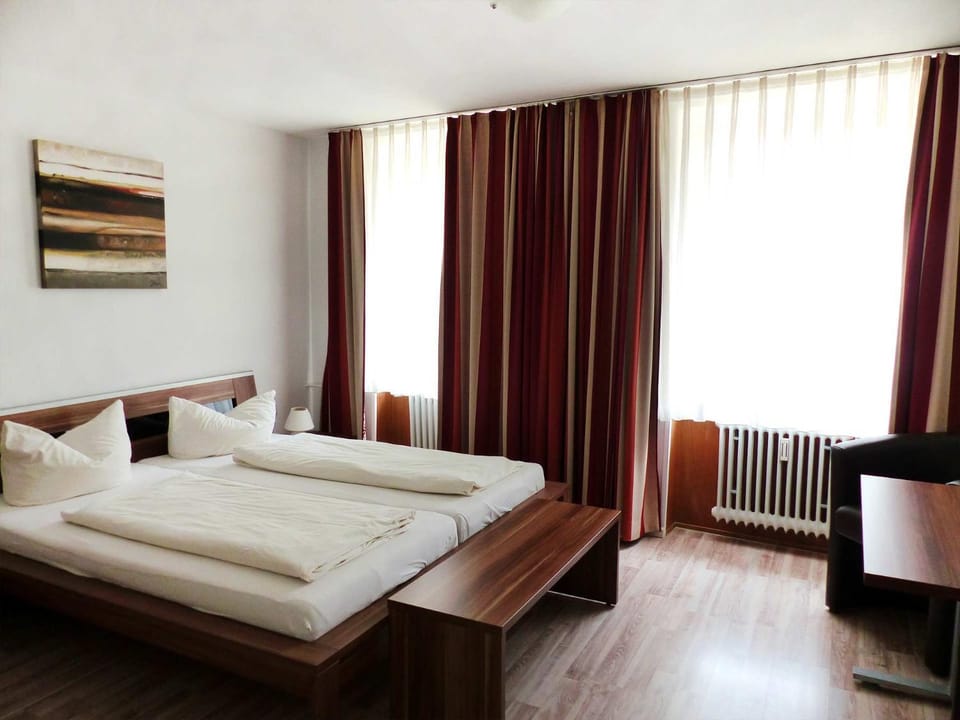 Bed, Photo of the whole room