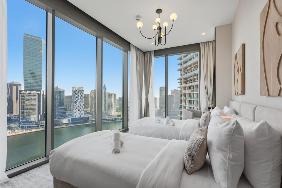 Bed, View (from property/room), Bedroom, Lake view, River view