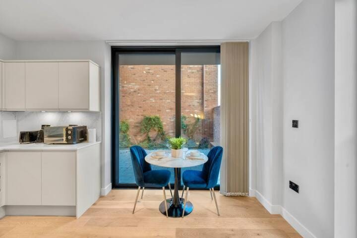 The Beaumont Apartment in London Borough of Richmond upon Thames