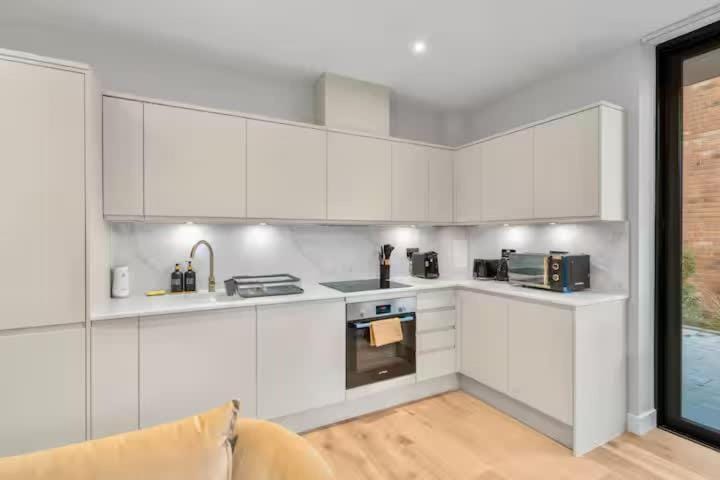 The Beaumont Apartment in London Borough of Richmond upon Thames