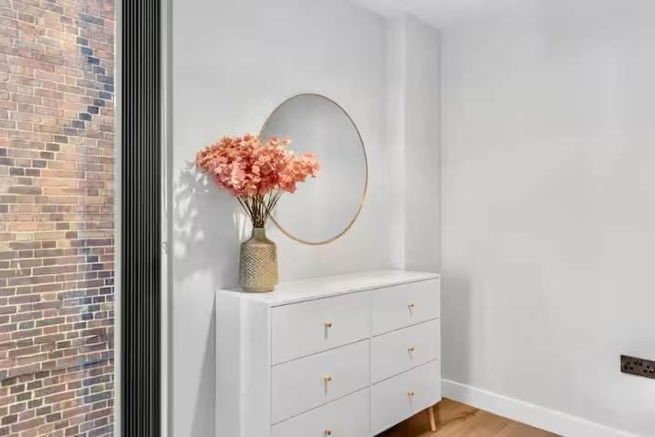 The Carrington Apartment in London Borough of Richmond upon Thames