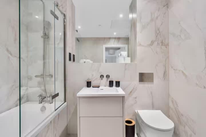 The Hartley Apartment in London Borough of Richmond upon Thames
