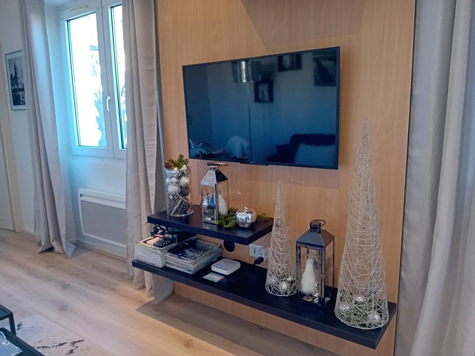 Lounge or bar