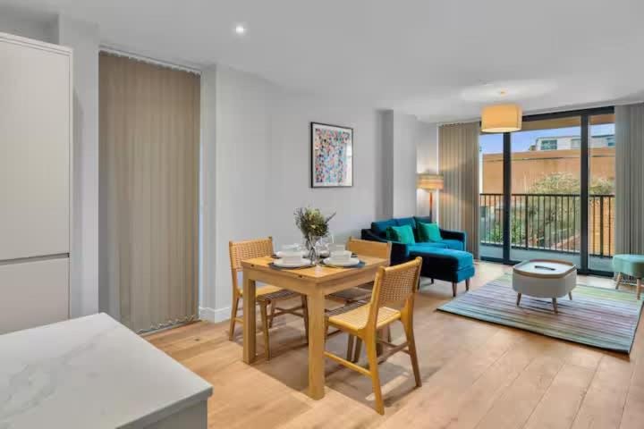 The Kingsley Apartment in London Borough of Richmond upon Thames