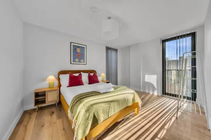 The Kingsley Apartment in London Borough of Richmond upon Thames