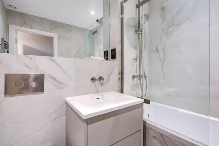 The Montague Apartment in London Borough of Richmond upon Thames