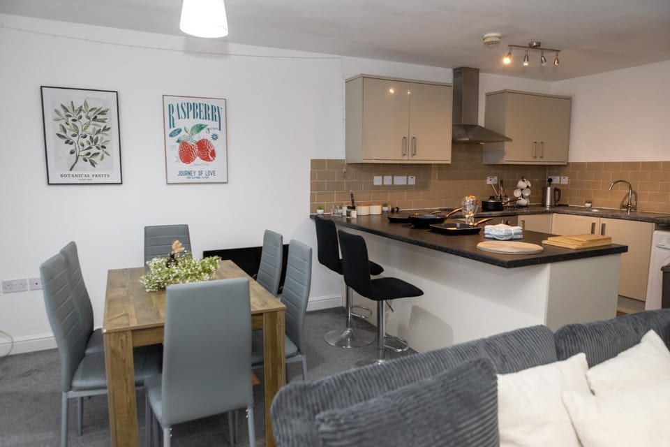 Dining area, kitchen