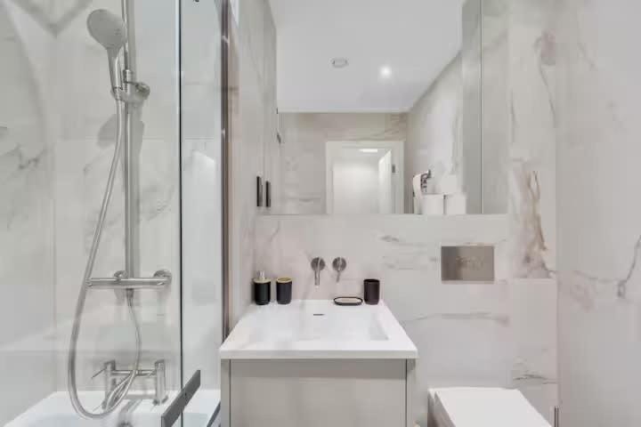 The Wycliffe Apartment in London Borough of Richmond upon Thames