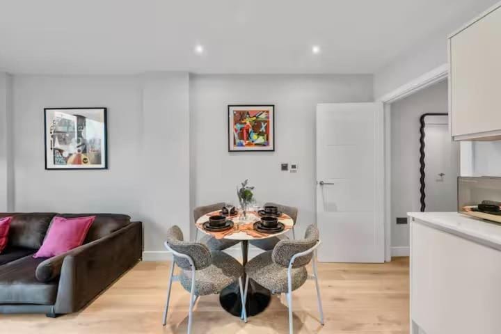 The Harrington Apartment in London Borough of Richmond upon Thames