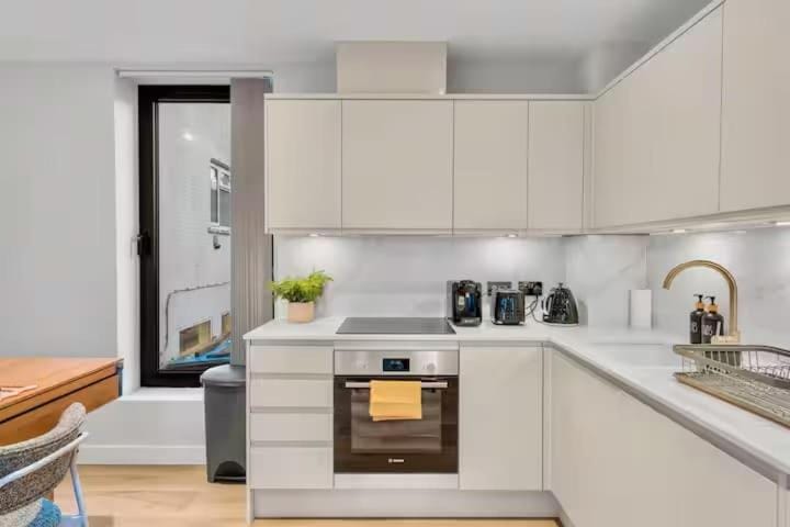 The Ravenscourt Apartment in London Borough of Richmond upon Thames