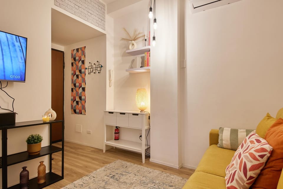 TV and multimedia, Living room, Evening entertainment, air conditioner