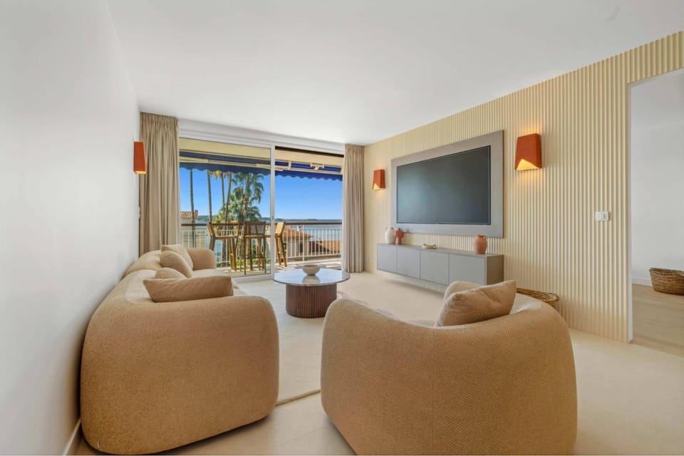 TV and multimedia, Living room, Seating area