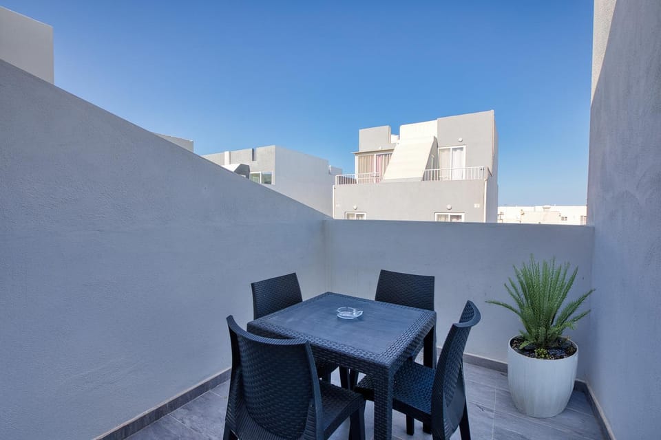 New modern Penthouse in St Paul's Bay by SF Homes Apartment in Saint Paul's Bay