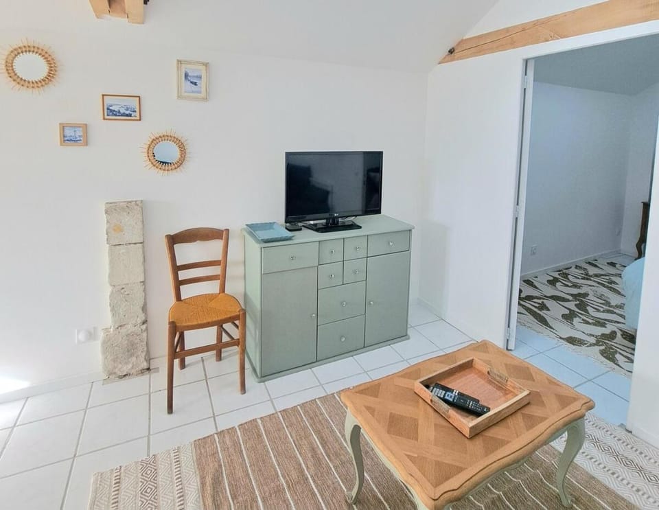 Aux Rives Tranquilles, appartement bord de Loire avec vue Apartment in Gennes-Val-de-Loire