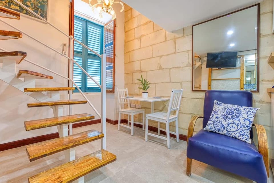 TwentySeven Homey Sliema Studio near Cafes & Sea Apartment in Sliema