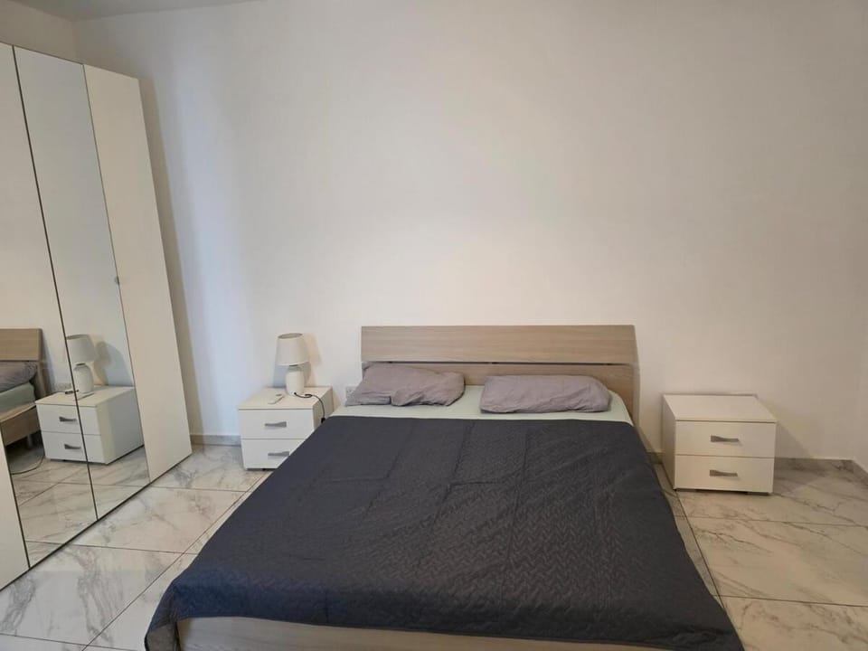 3bedroom Flat in Swieqi 5-minute walk to Paceville Apartment in Malta