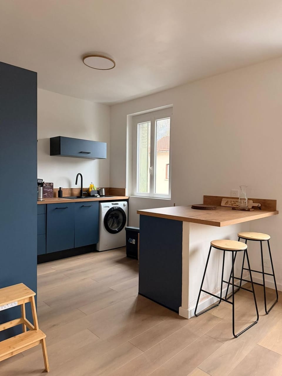 Kitchen or kitchenette, Dining area, oven, stove