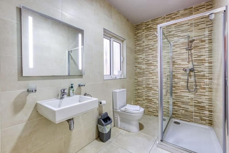 Seaside Sliema Escape 1-Bed Maisonette Near Sea House in Sliema