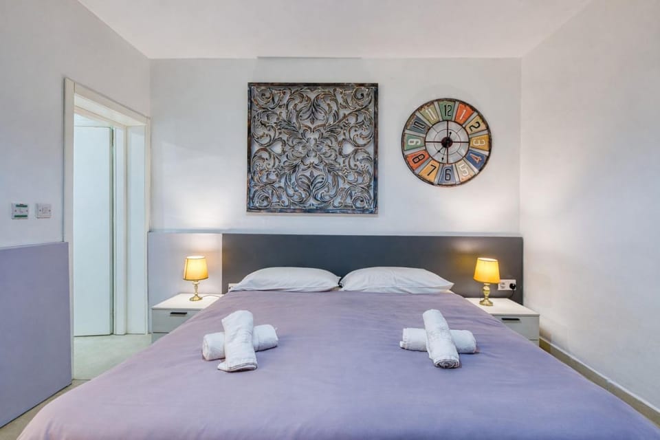 Relaxing Seaside Escape 1-Bed Maisonette Near Sea Apartment in Sliema