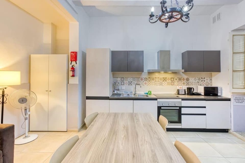 Relaxing Seaside Escape 1-Bed Maisonette Near Sea Apartment in Sliema