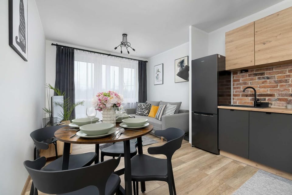 Kitchen or kitchenette, Living room, Seating area, Dining area