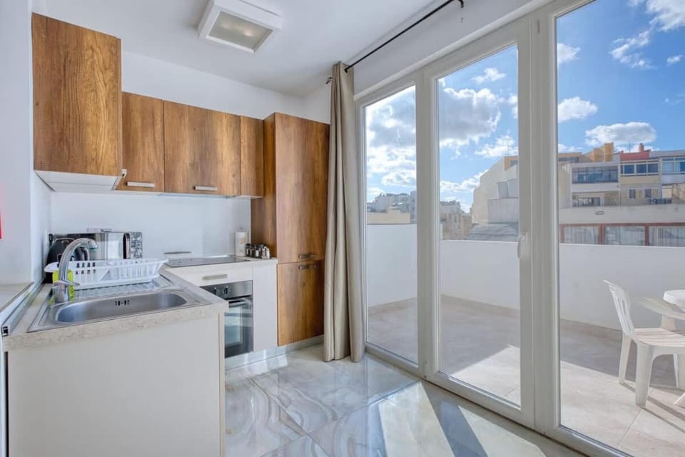 Thirtynine Penthouse with Terrace in Sliema Apartment in Sliema