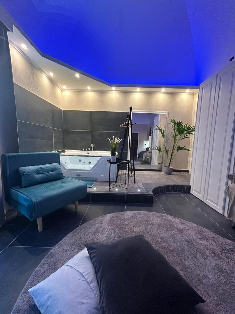 Bedroom, Bath