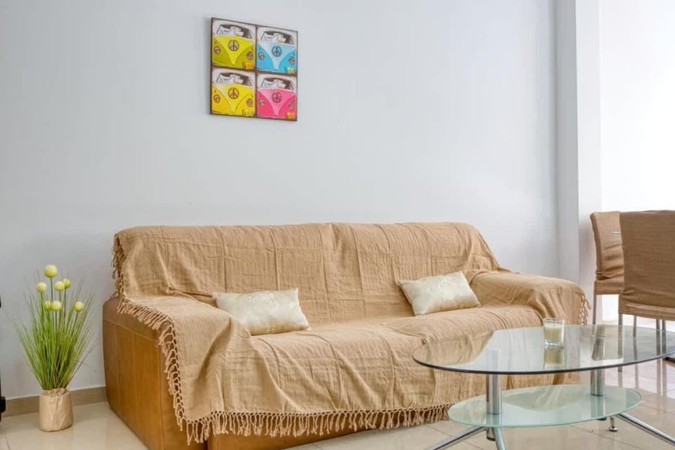 Walk to Sliema & Ferries Central Gzira Stay Apartment in Malta