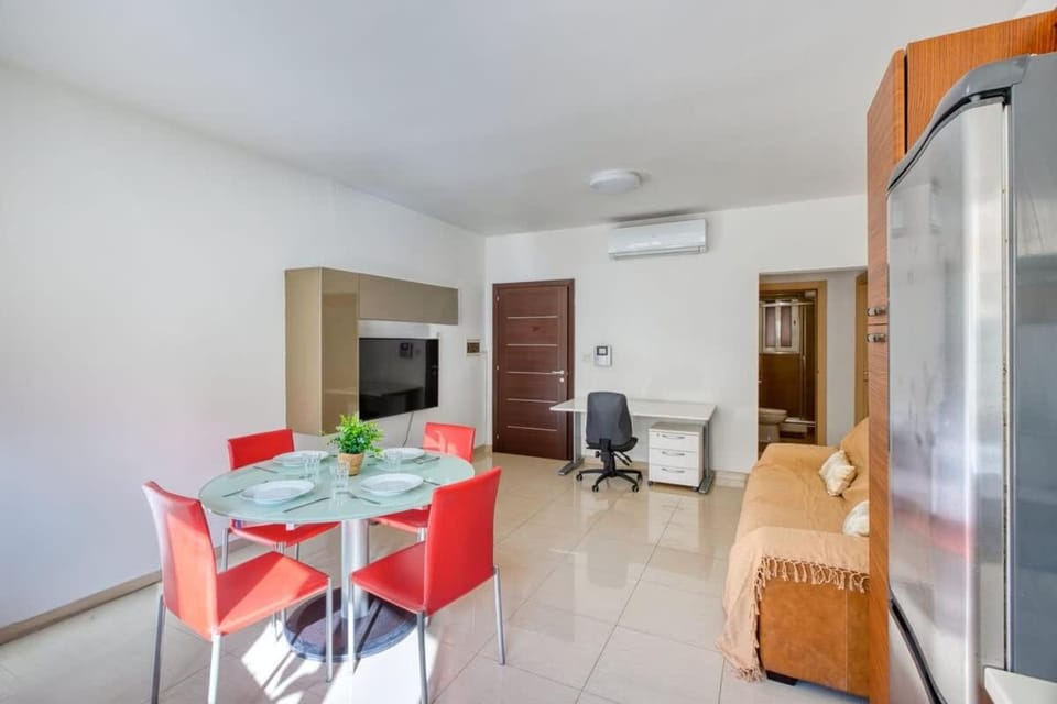 Central Stay near promenade & Ferries Apartment in Malta