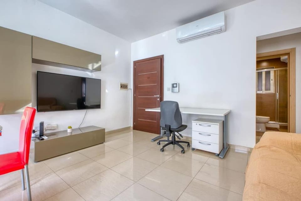 Central Stay near promenade & Ferries Apartment in Malta