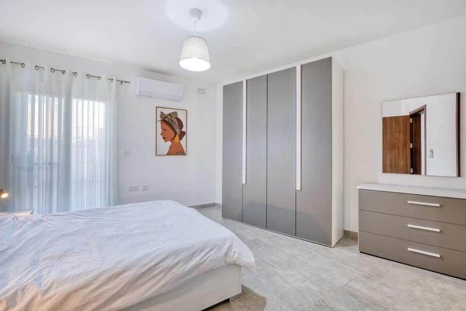 Bright Sea-Side Living in St Pauls Bay Apartment in Saint Paul's Bay