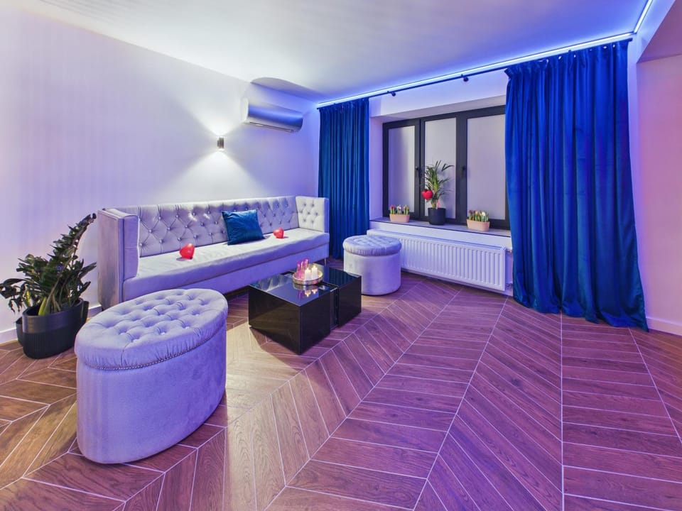 Communal lounge/ TV room, Living room