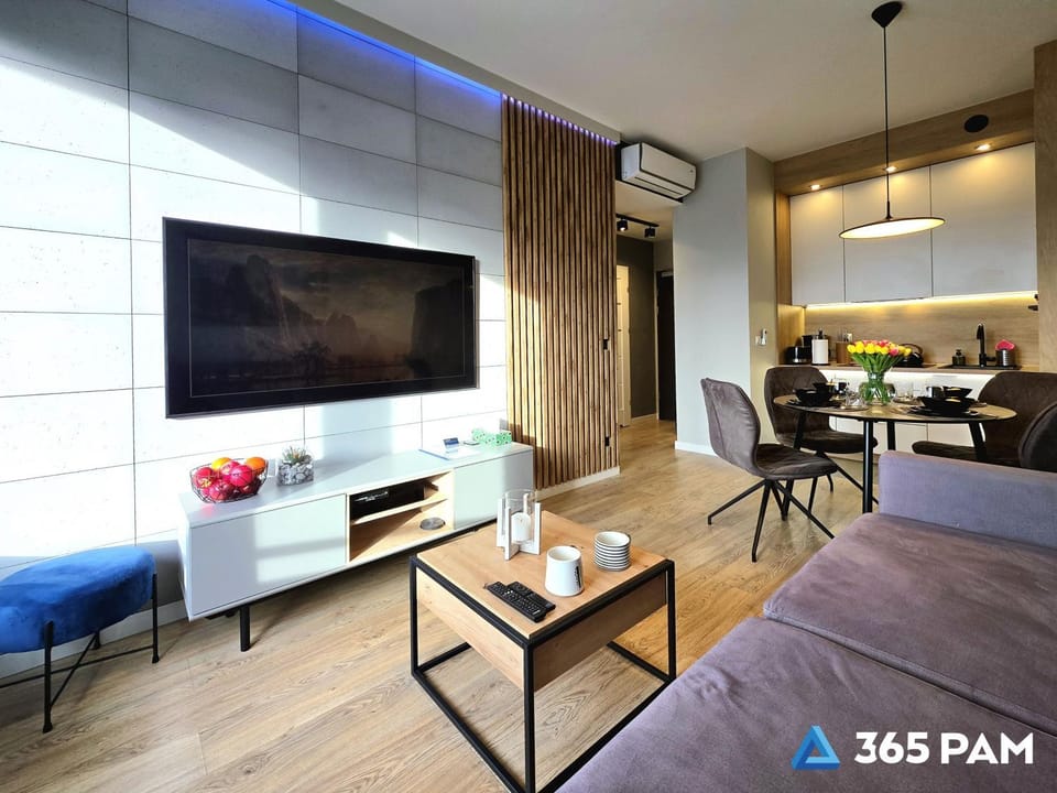 TV and multimedia, Kitchen or kitchenette, Living room, Seating area, Dining area, air conditioner