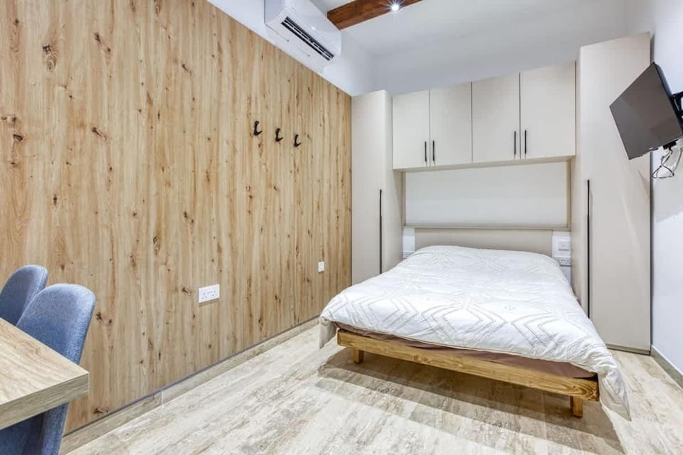 Studio Stay in the Heart of Qormi Village Apartment in Malta