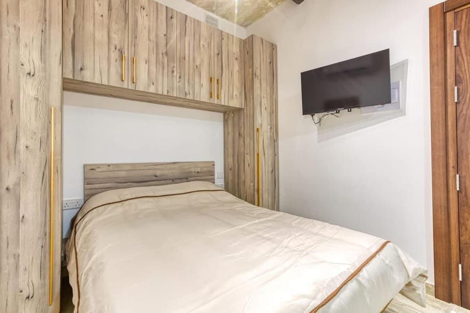Modern Retreat near City Square with Easy Transport Apartment in Malta