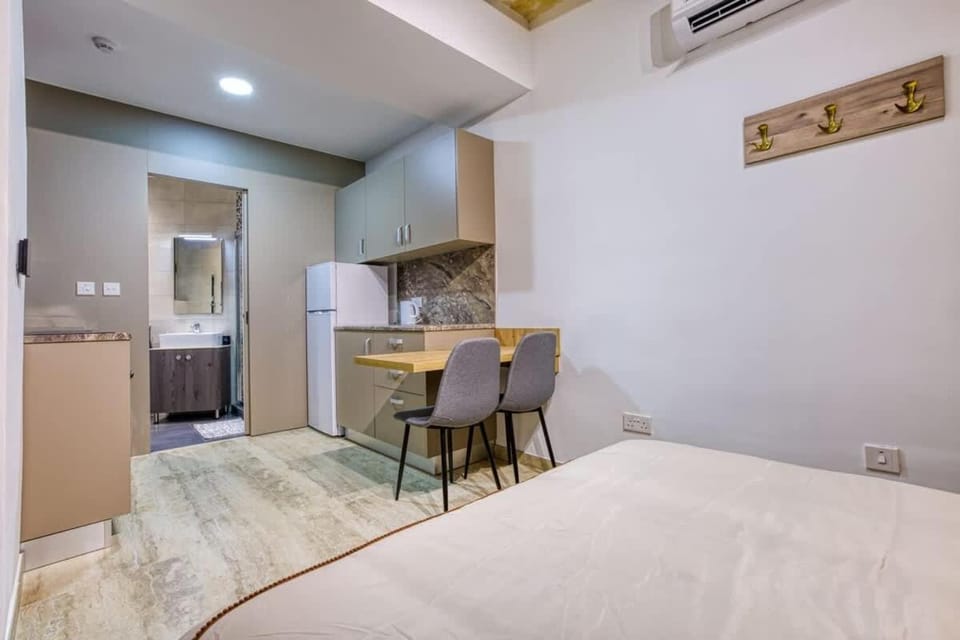 Modern Retreat near City Square with Easy Transport Apartment in Malta