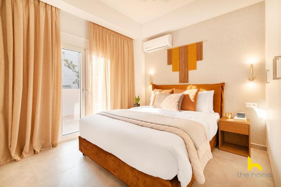 T1 Modern Athenian Habitat with Balcony near Acropolis Apartment in Athens