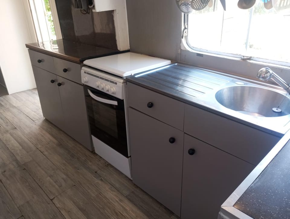 Mobil Home avec piscine sur terrain privé de 1500 m2 Campground/ 
RV Resort in Occitanie