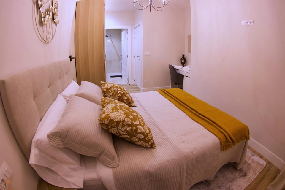 Bed, Bathroom, Bedroom