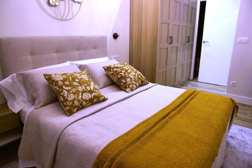 Bed, Decorative detail, Bedroom