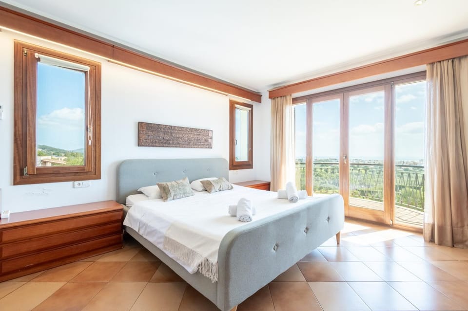Property building, Living room, Bedroom